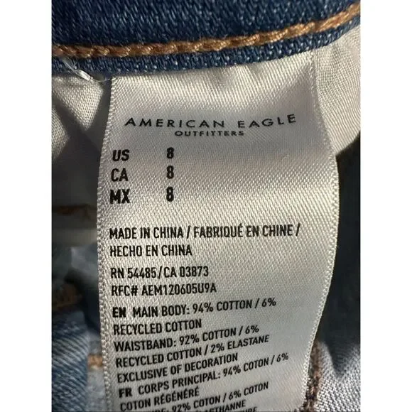 American Eagle Outfitters Women's Blue Patchwork Cuffed Mom Jean Shorts Size 8 - Picture 6 of 7